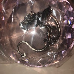 🐉 NEVER WORN Dragon ear cuff 🐉